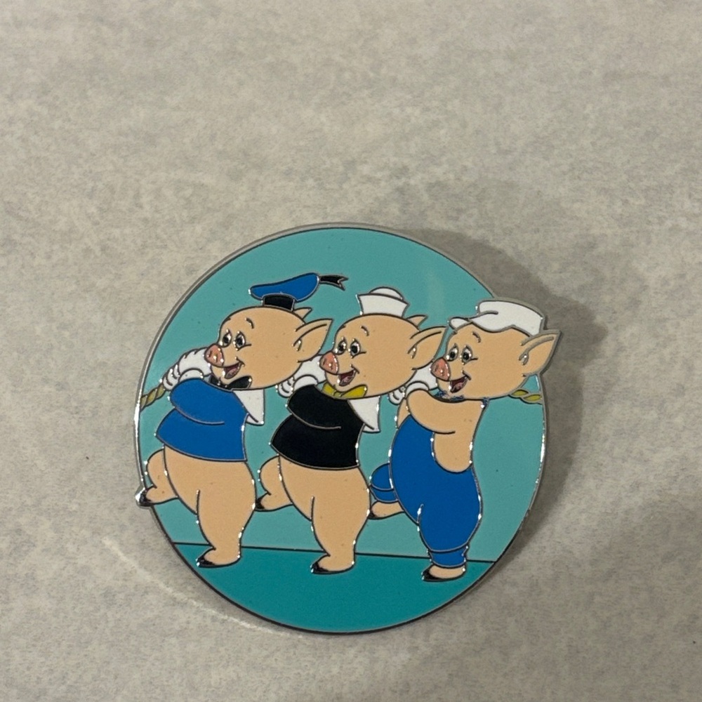 Disney Three Little Pigs pin